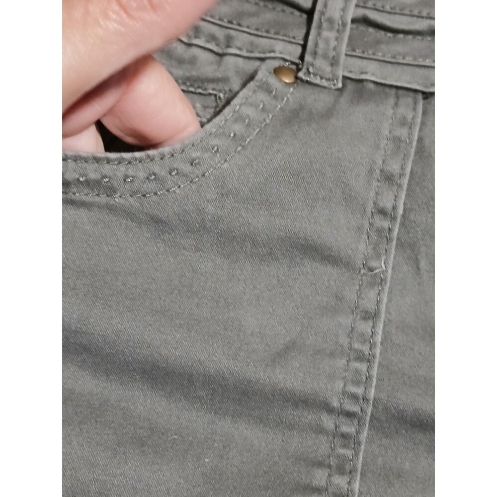 One 5 One Women's  Grey Shorts, Front & Back pockets 12 - Picture 6 of 9